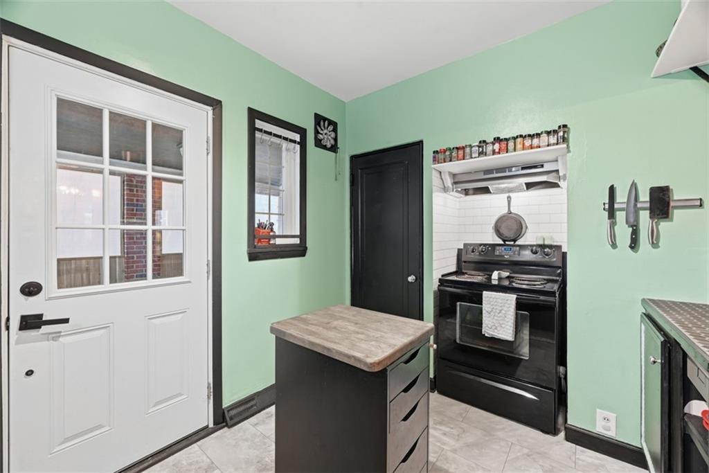 332 Highland Road Pittsburgh, PA 15235 - Photo 11 of 42 Gallery Image 11
