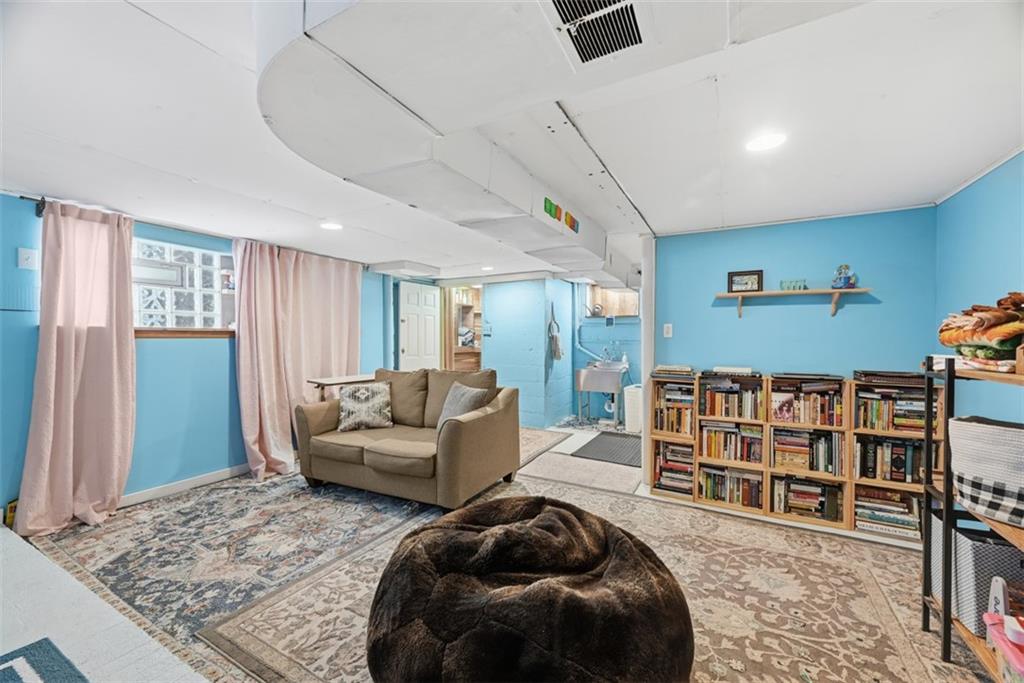 332 Highland Road Pittsburgh, PA 15235 - Photo 33 of 42 Gallery Image 33