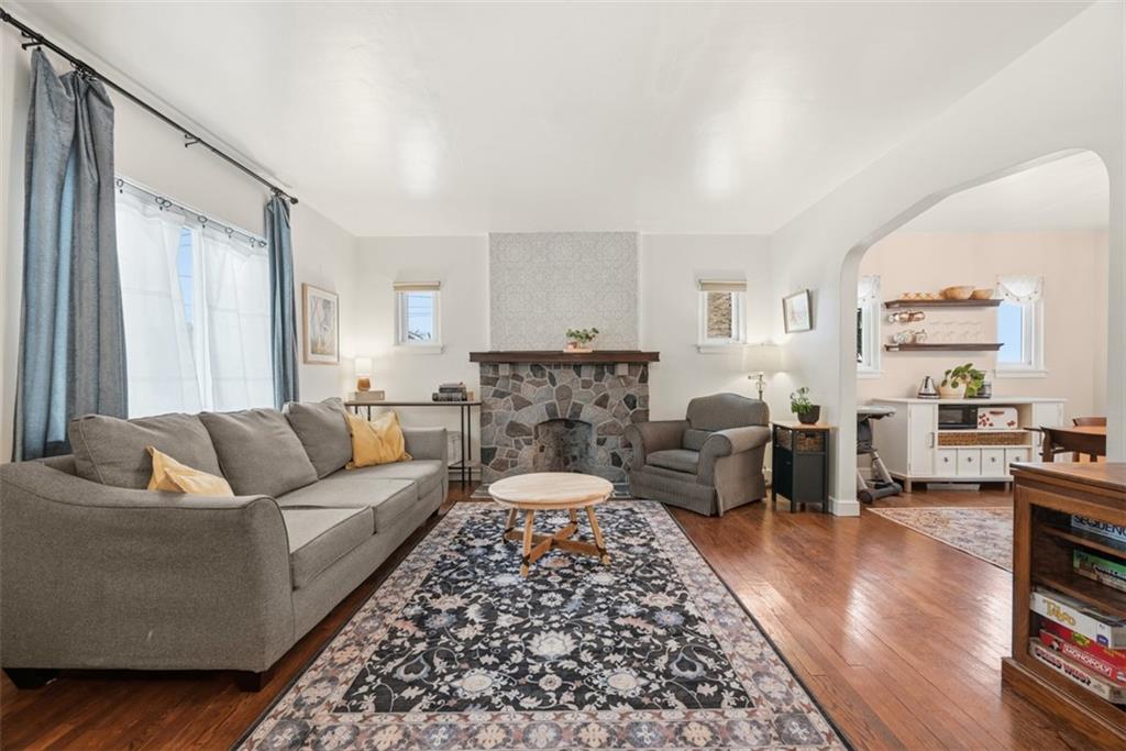 332 Highland Road Pittsburgh, PA 15235 - Photo 4 of 42 Gallery Image 4