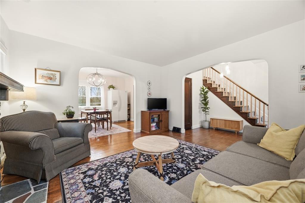 332 Highland Road Pittsburgh, PA 15235 - Photo 6 of 42 Gallery Image 6