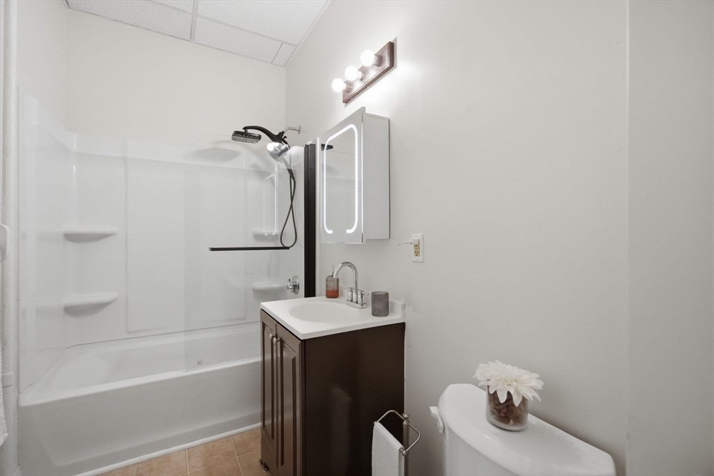 26 Hebron Street Springfield, MA 01107 - Photo 18 of 26 Gallery Image 18