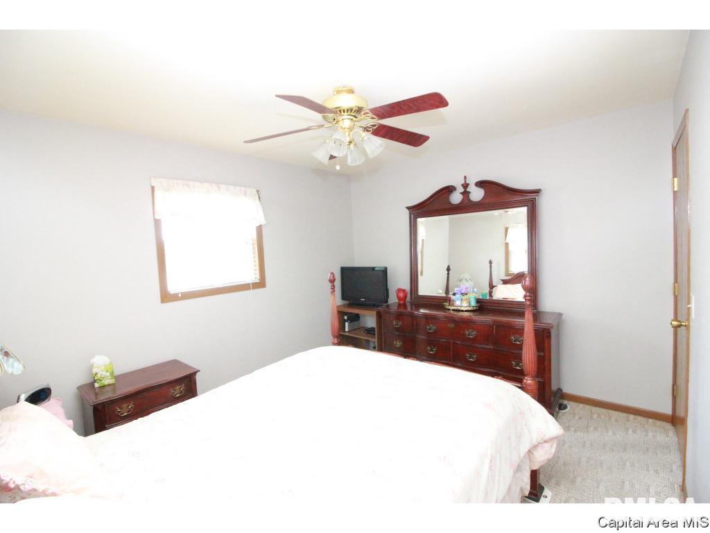 2744 Sandgate Road Springfield, IL 62702 - Photo 8 of 19