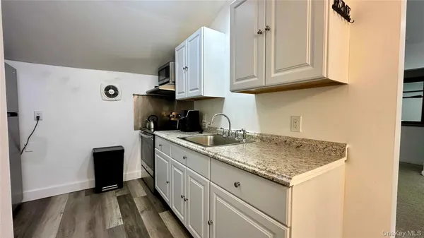 $1,800 | 22 Ludlam Avenue, Unit 2, Bayville, NY 11709