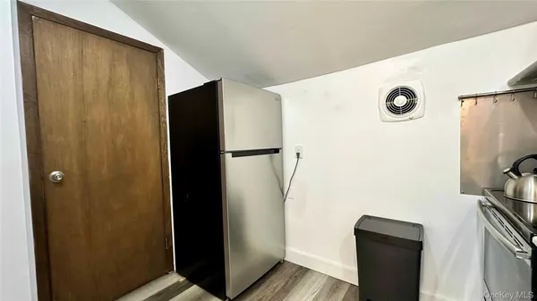 $1,800 | 22 Ludlam Avenue, Unit 2, Bayville, NY 11709