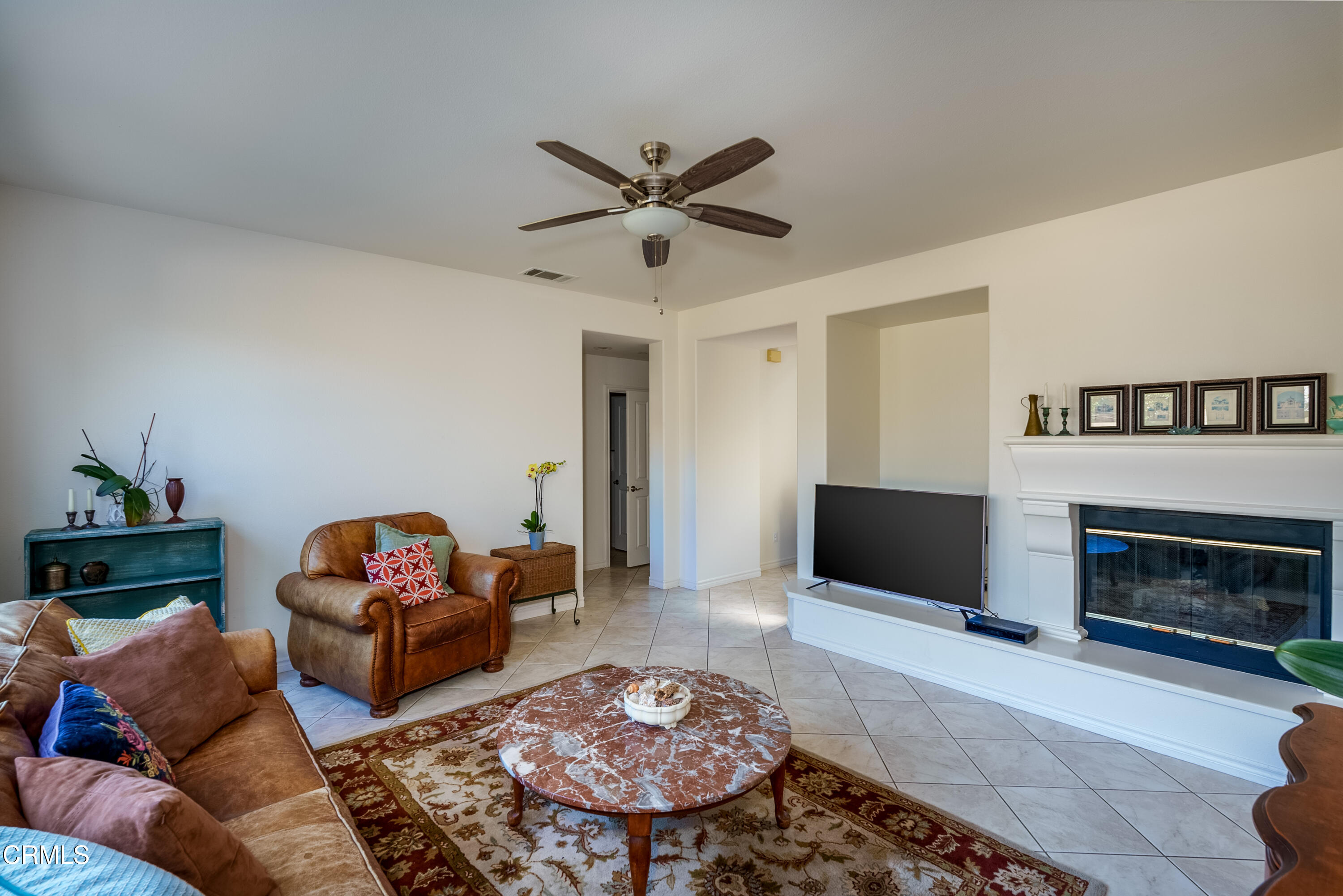 3633 Fairmont Lane Oxnard, CA 93036 - Photo 22 of 42 Living Room