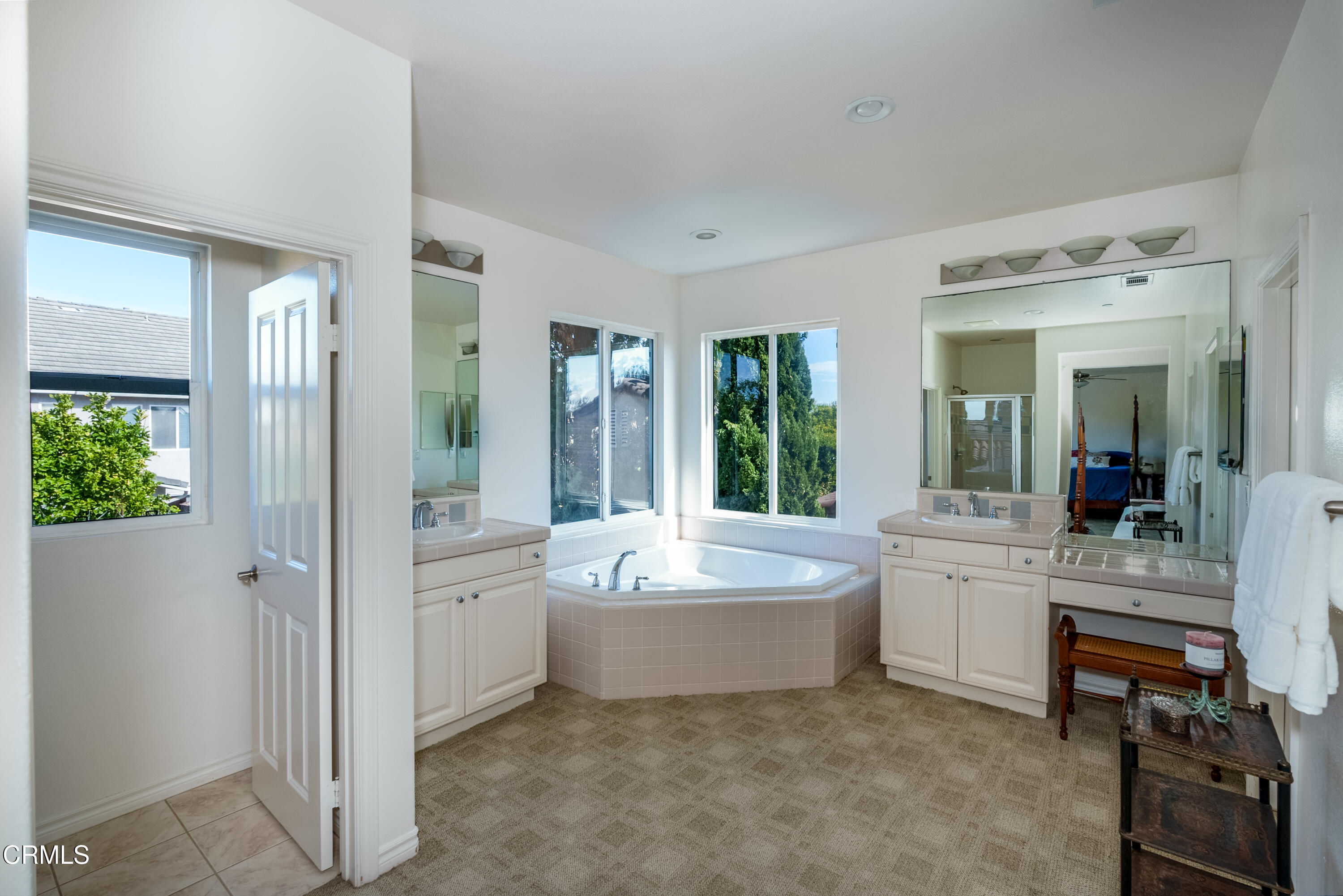 3633 Fairmont Lane Oxnard, CA 93036 - Photo 30 of 42 Bathroom