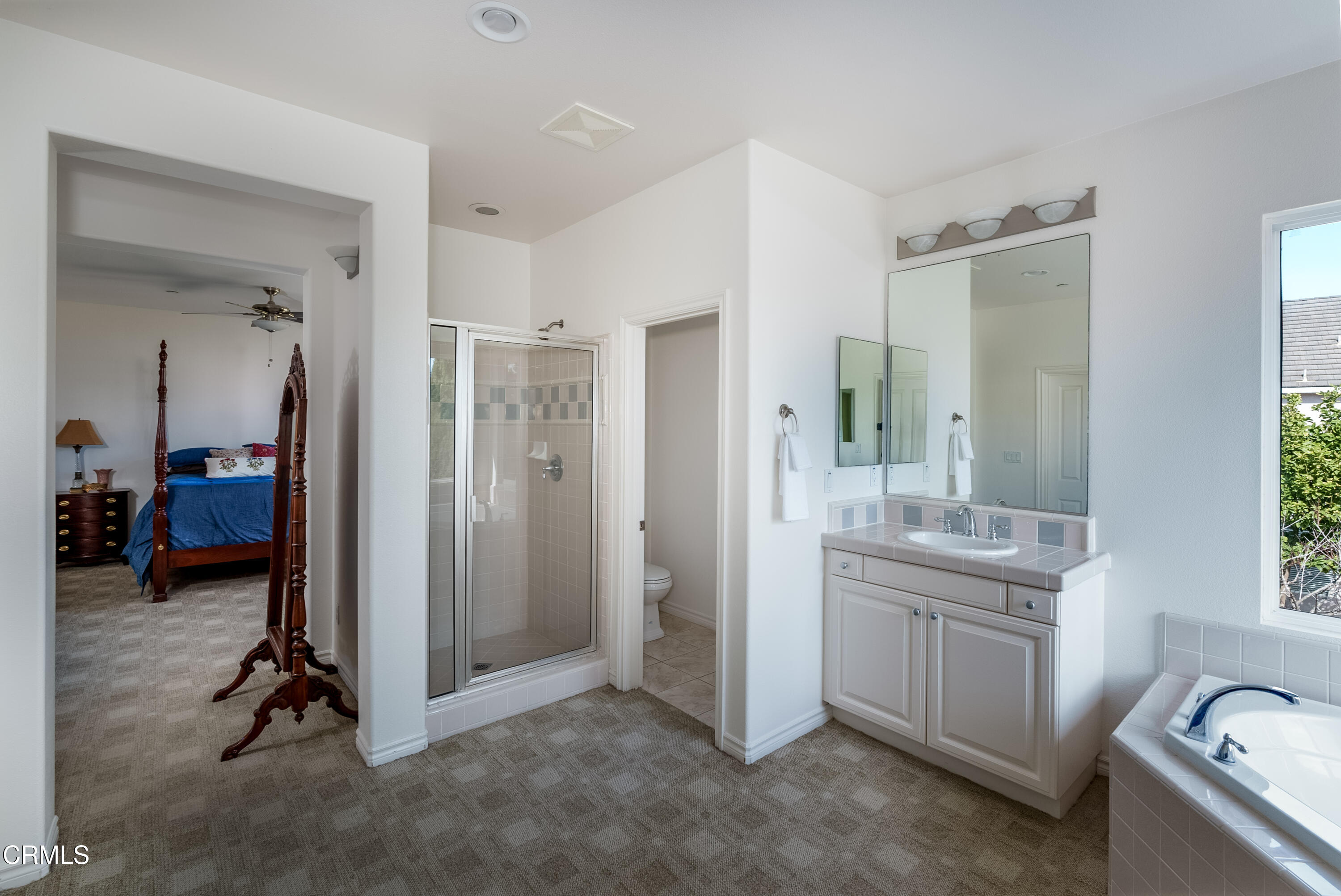 3633 Fairmont Lane Oxnard, CA 93036 - Photo 34 of 42 Bathroom