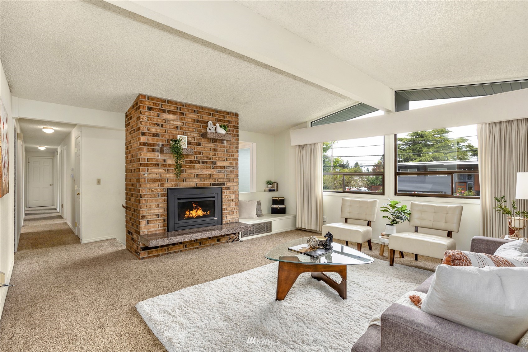653 Southwest 116th Place Seattle, WA 98146 - Photo 6 of 36 Gallery Image 6