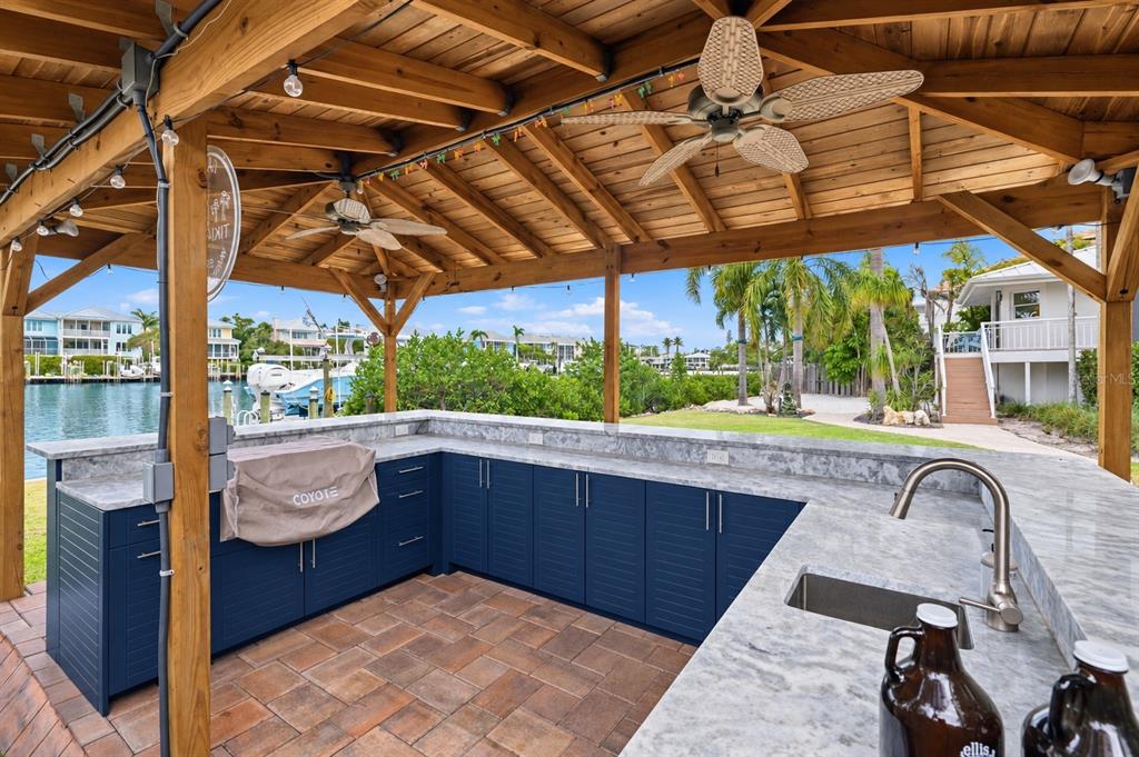 4034 Roberts Point Road Sarasota, FL 34242 - Photo 87 of 100 Gallery Image 87