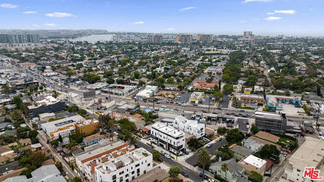 $2,295,000 | 2435 Penmar Avenue, Venice, CA 90291