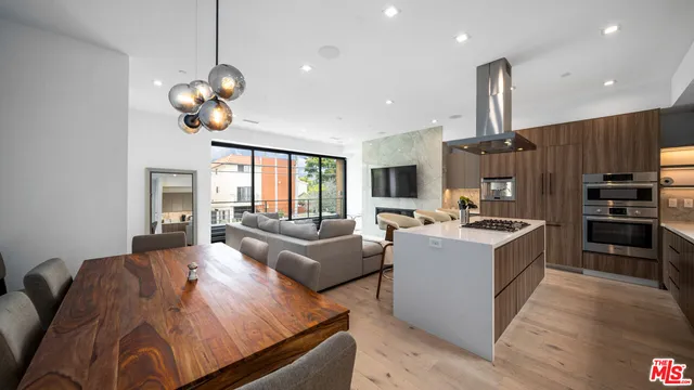 $2,295,000 | 2435 Penmar Avenue, Venice, CA 90291