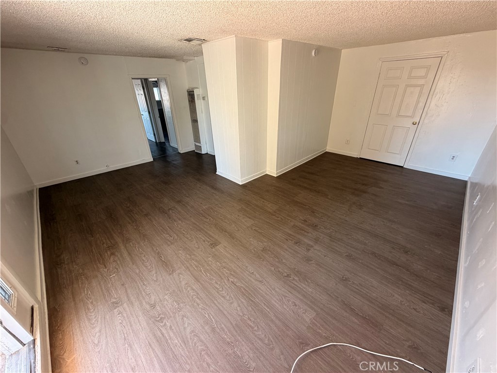 36528 Irwin Road, Unit B Barstow, CA 92311 - Photo 5 of 13 living room