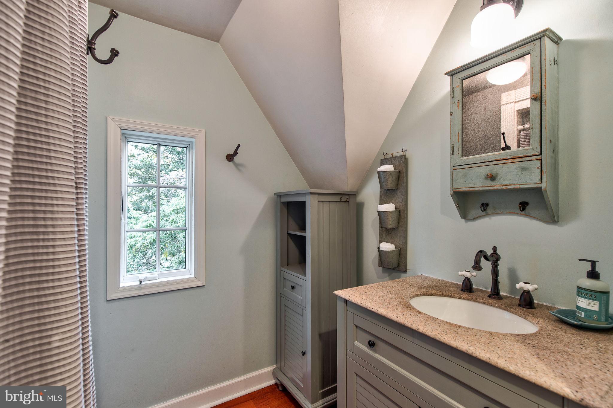 701 Beechwood Road Media, PA 19063 - Photo 22 of 40 Master Bath