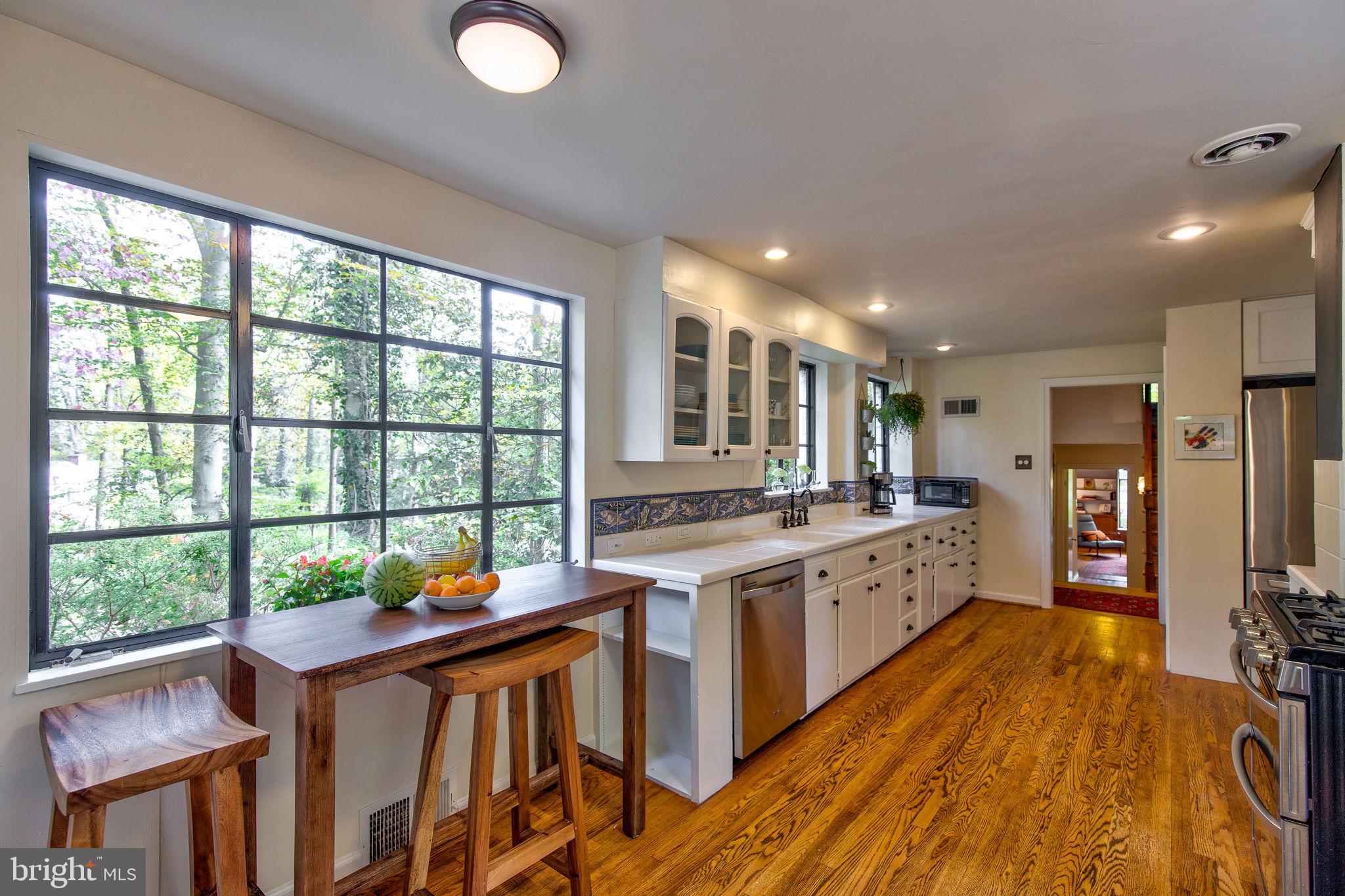 701 Beechwood Road Media, PA 19063 - Photo 4 of 40 Spacious kitchen with a treetop vista