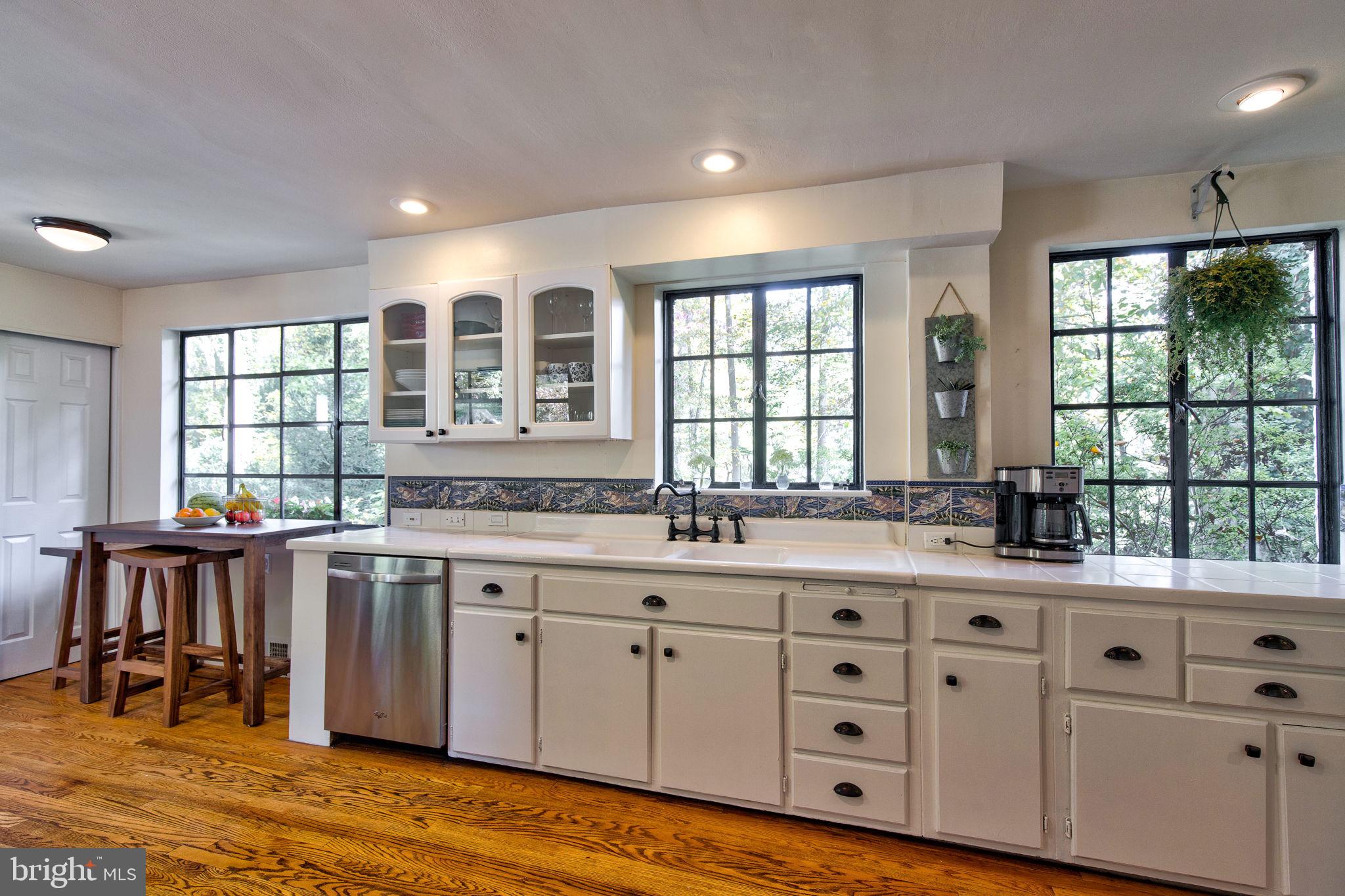 701 Beechwood Road Media, PA 19063 - Photo 7 of 40 Kitchen