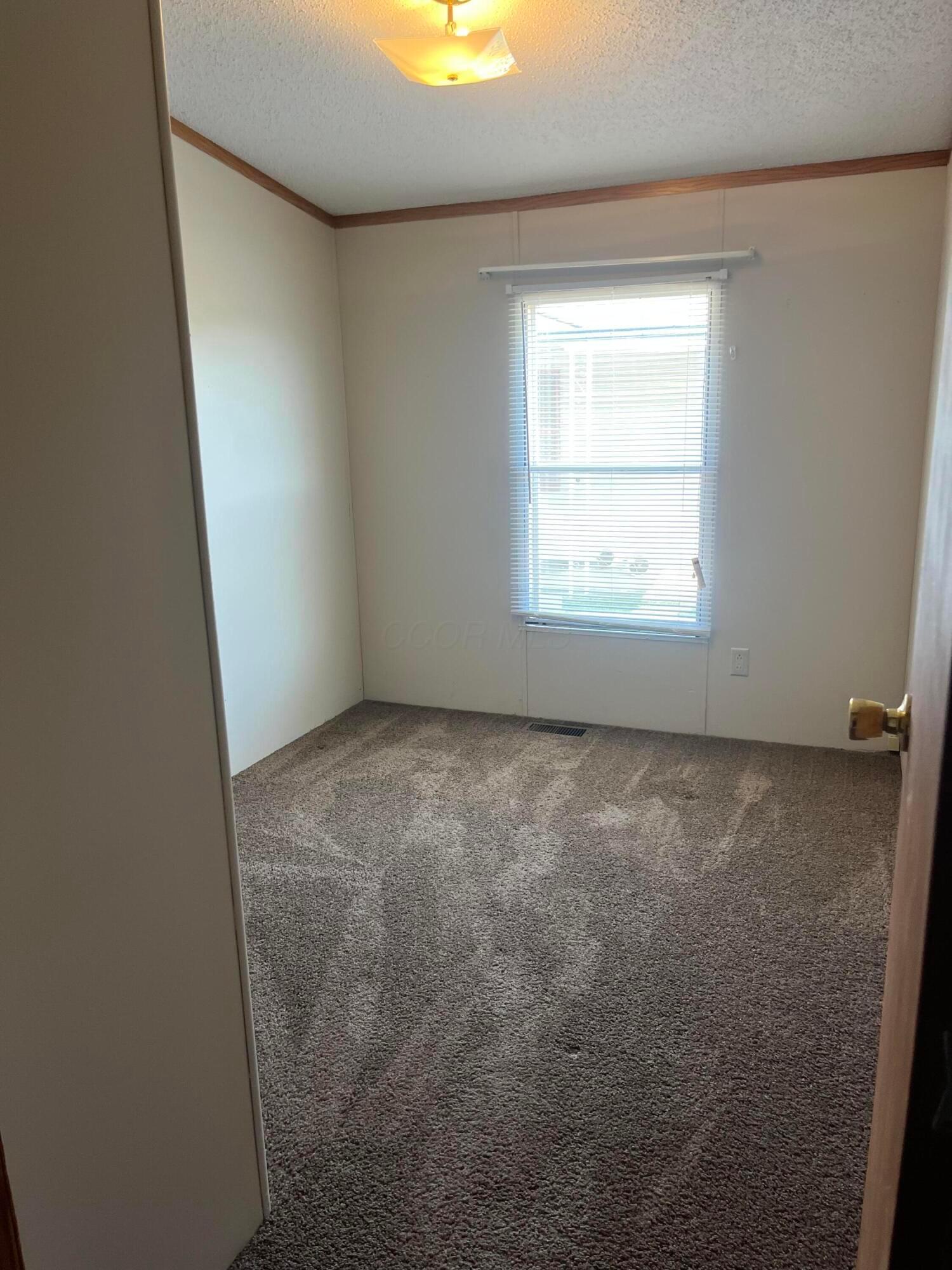 211 Rona Boulevard Pataskala, OH 43062 - Photo 14 of 15 IMG_2056
