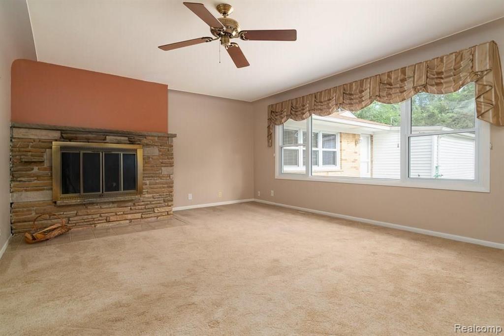 240 Kalhaven Road Rochester Hills, MI 48307 - Photo 8 of 26