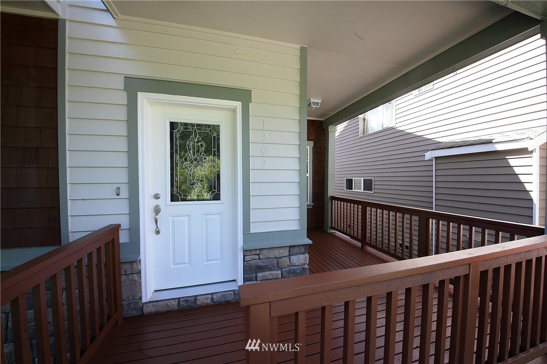 1302 186th Street Southeast Bothell, WA 98012 - Photo 2 of 14