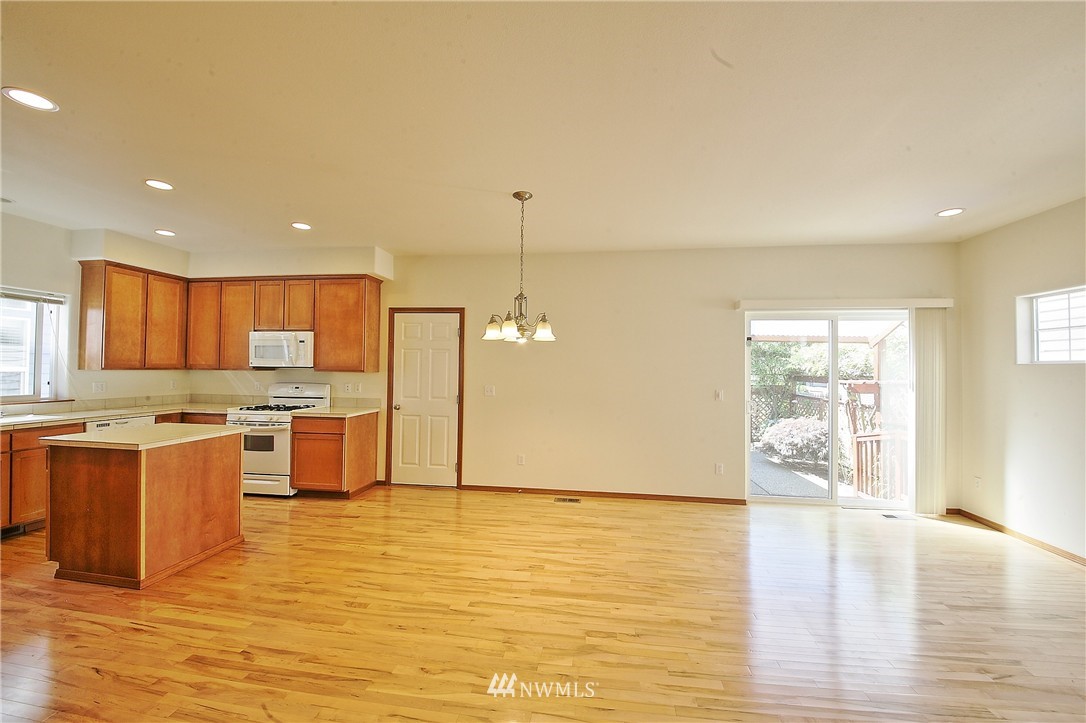 1302 186th Street Southeast Bothell, WA 98012 - Photo 13 of 14