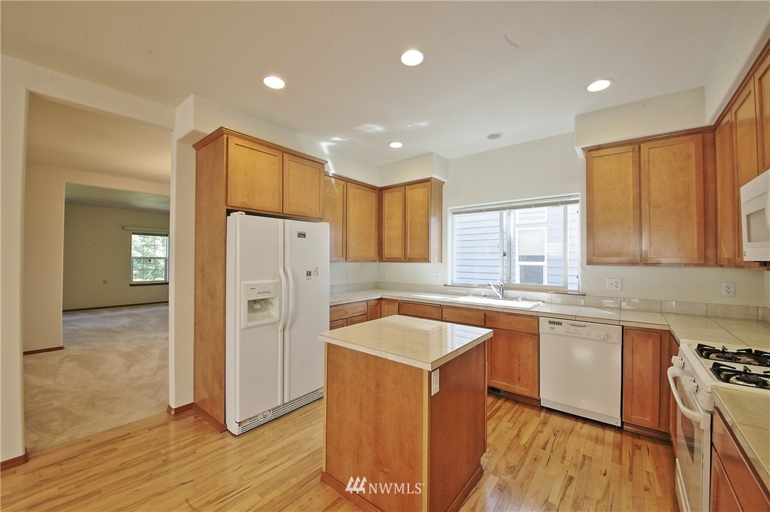 1302 186th Street Southeast Bothell, WA 98012 - Photo 6 of 14