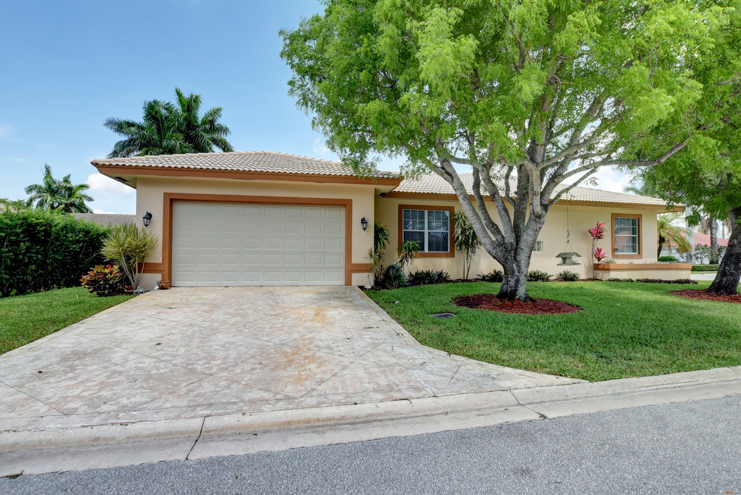 4574 Bucida Road Boynton Beach, FL 33436 - Photo 4 of 41 04_ebf_9765and4more