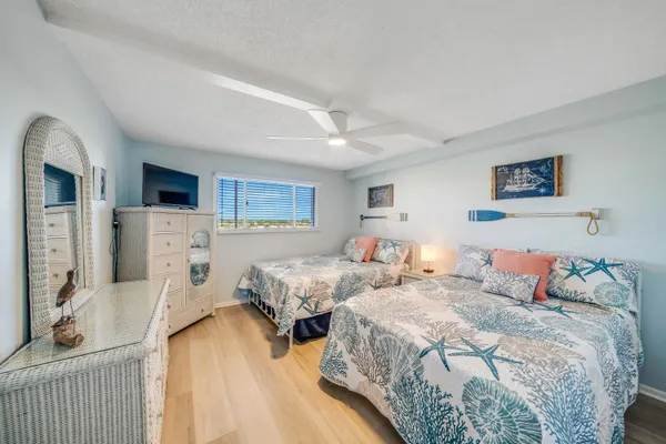 $450,000 | 5801 Thomas Drive, Unit 611, Panama City Beach, FL 32408