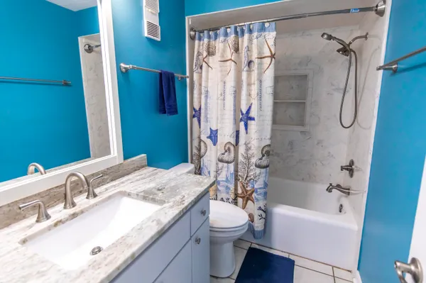 $450,000 | 5801 Thomas Drive, Unit 611, Panama City Beach, FL 32408