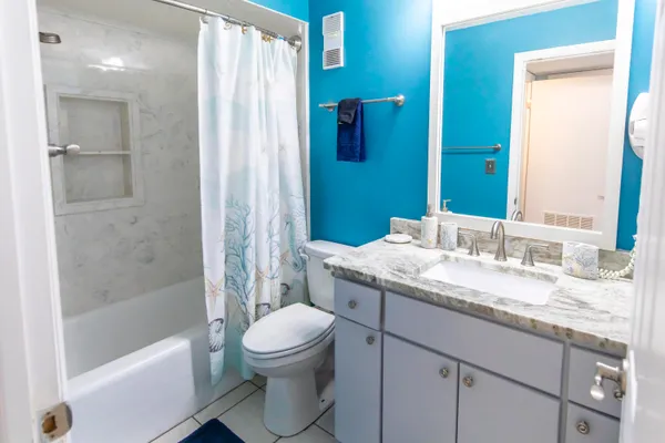 $450,000 | 5801 Thomas Drive, Unit 611, Panama City Beach, FL 32408