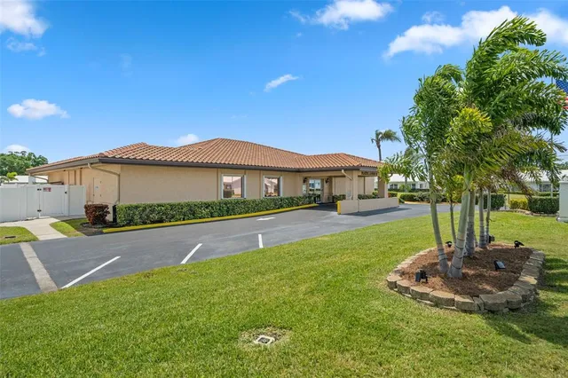 $399,900 | 9235 35th Way North, Unit 6, Pinellas Park, FL 33782