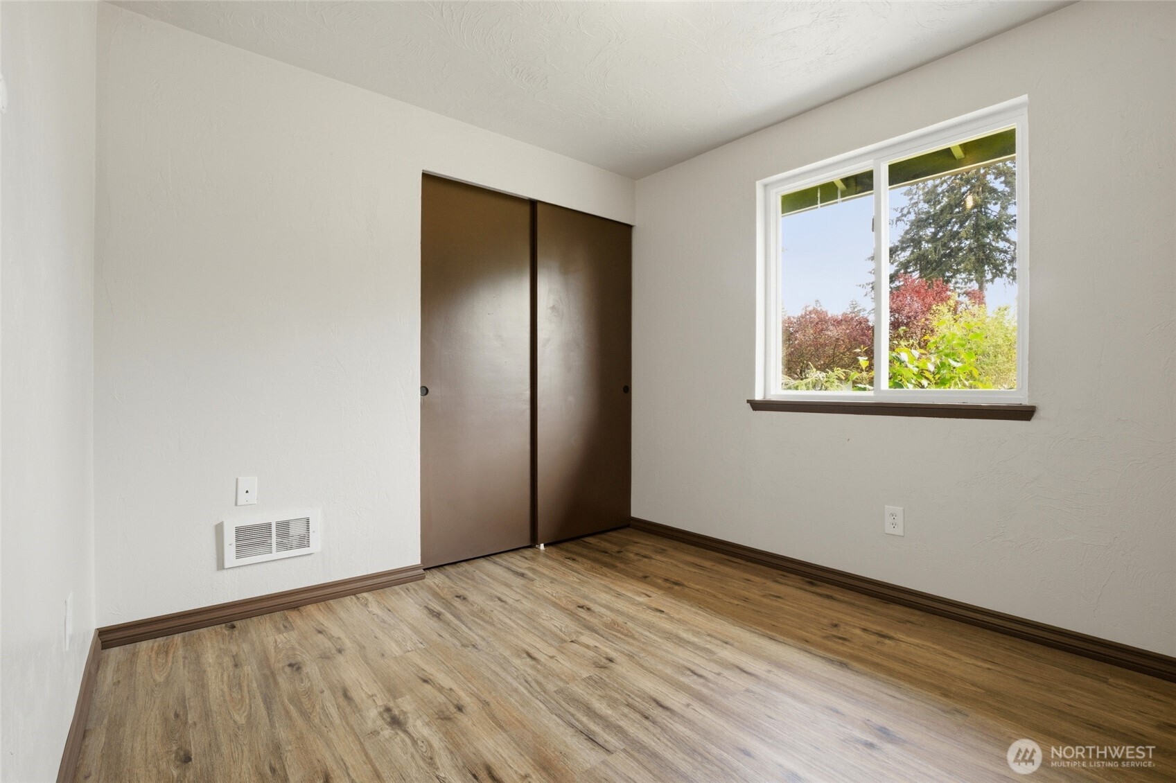 122 Raintree Loop Southeast Rainier, WA 98576 - Photo 14 of 33