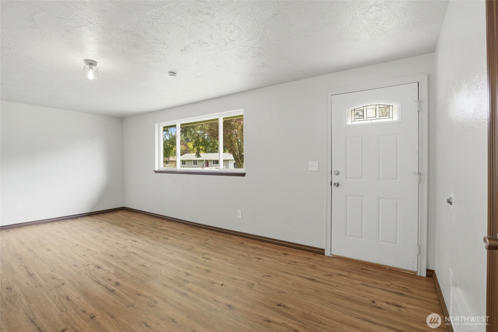 122 Raintree Loop Southeast Rainier, WA 98576 - Photo 4 of 33