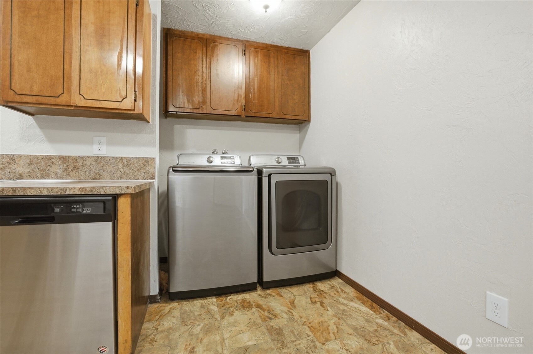 122 Raintree Loop Southeast Rainier, WA 98576 - Photo 8 of 33