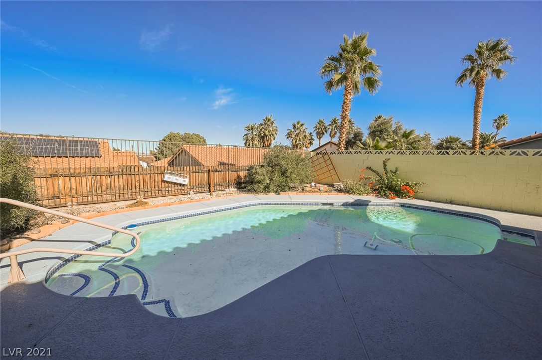 1830 Nuevo Road Henderson, NV 89014 - Photo 5 of 34 Gallery Image 5