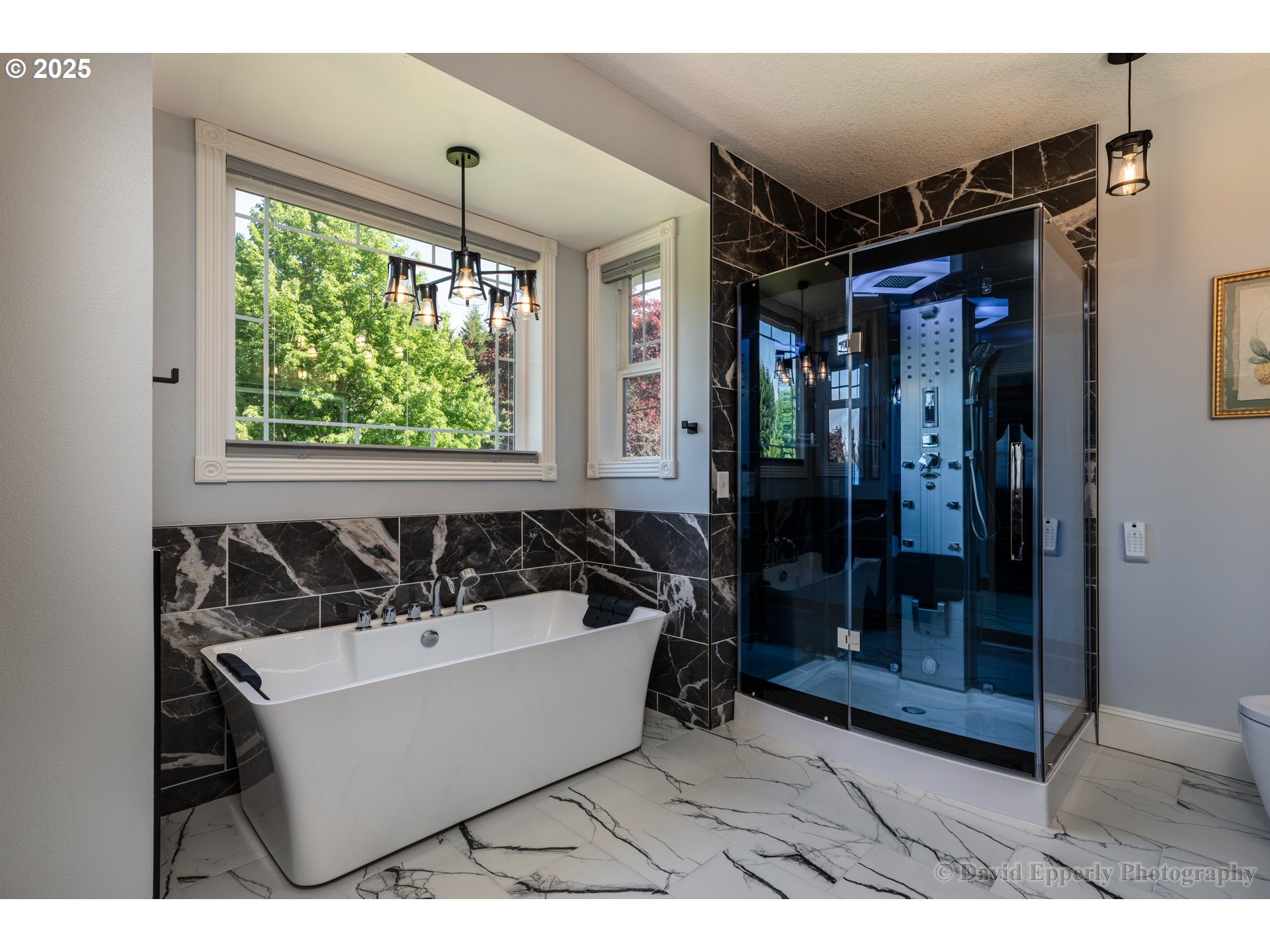 60750 Robinette Road St. Helens, OR 97051 - Photo 19 of 46 a bath room with a bath tub and shower