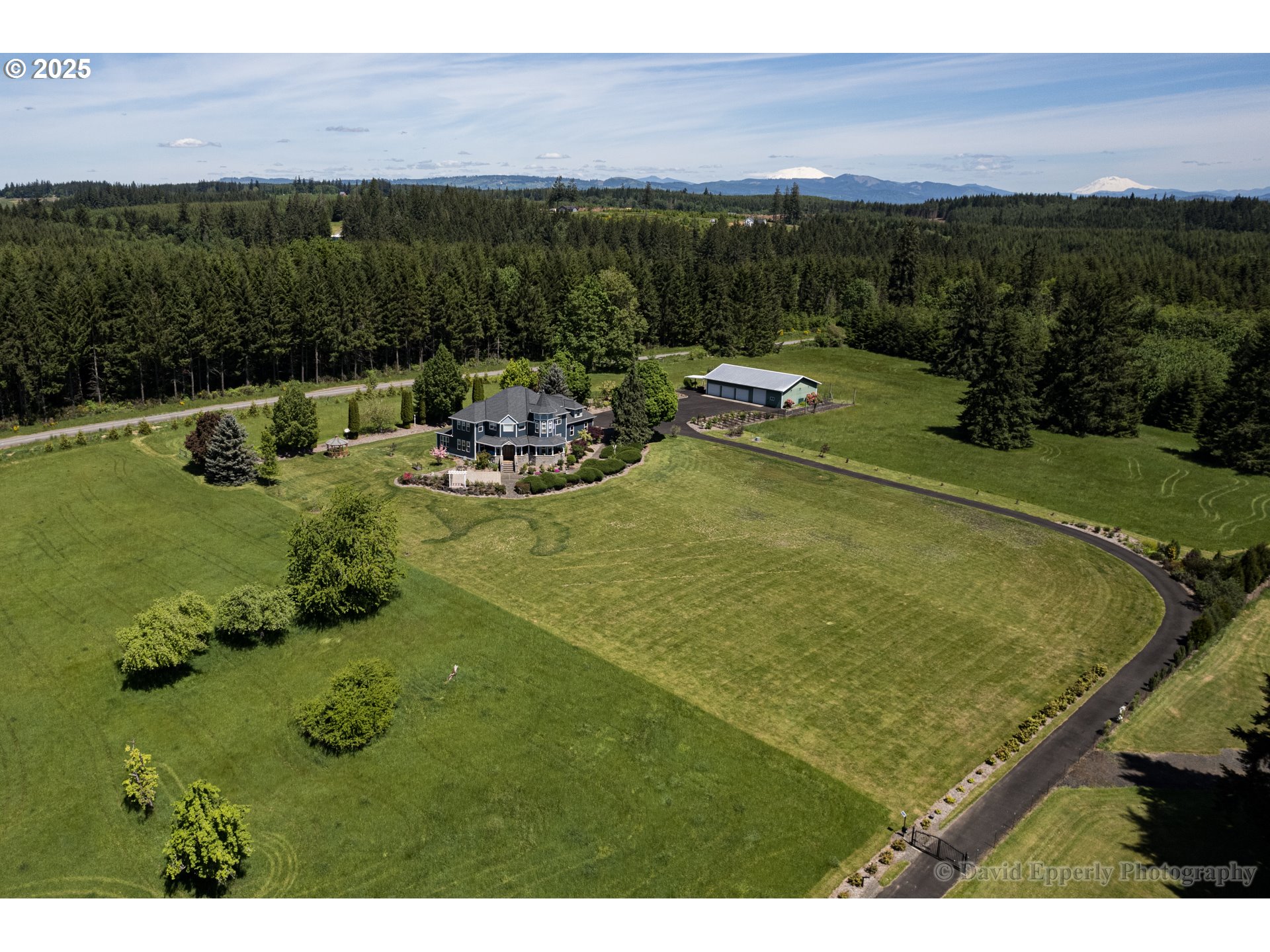 60750 Robinette Road St. Helens, OR 97051 - Photo 38 of 46 a view of a swimming pool and lounge chairs