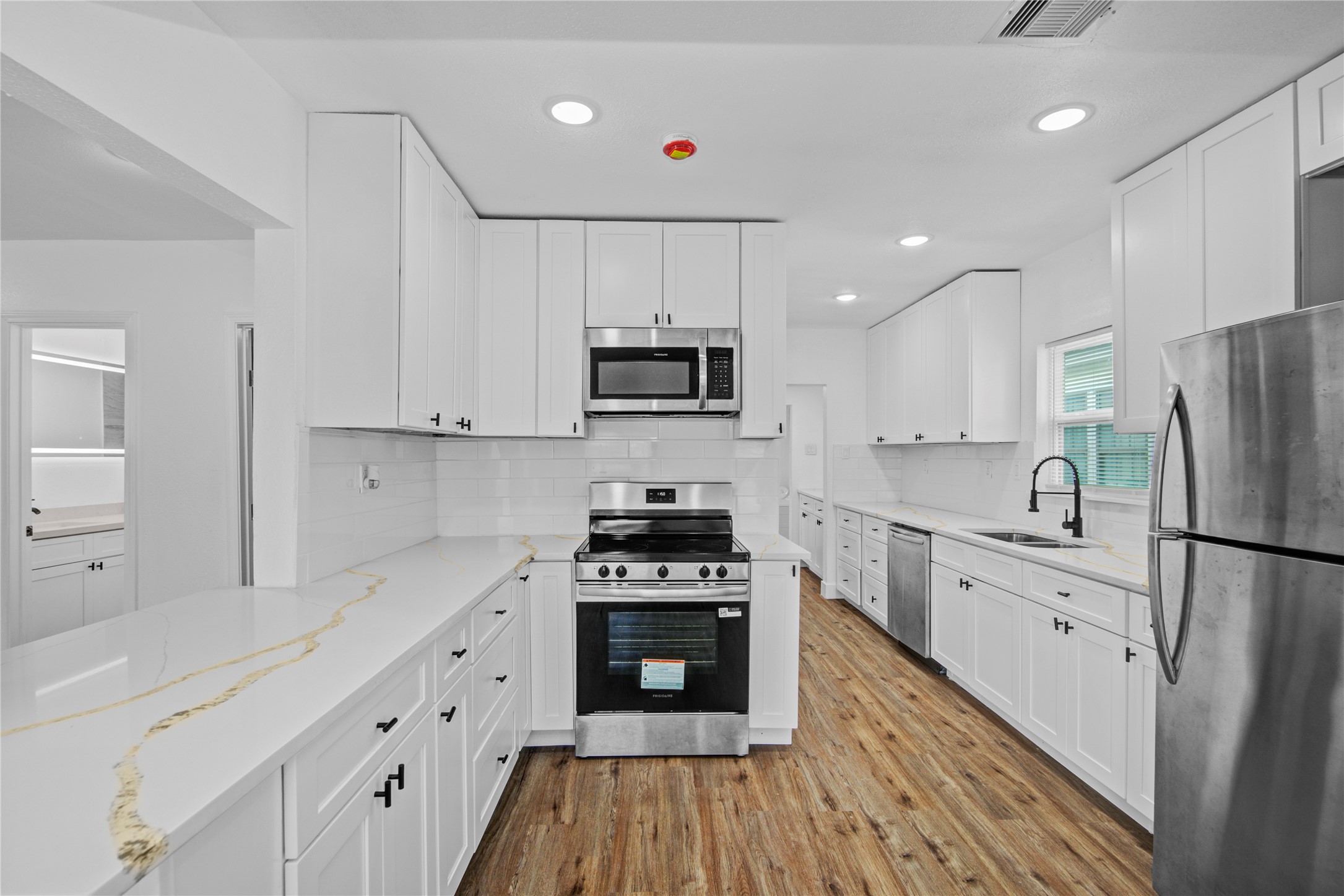 1203 West 6th Street Freeport, TX 77541 - Photo 11 of 35