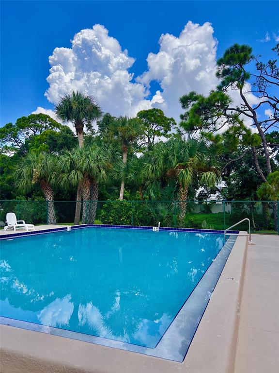 984 Sunridge Drive, Unit J3 Sarasota, FL 34234 - Photo 23 of 31