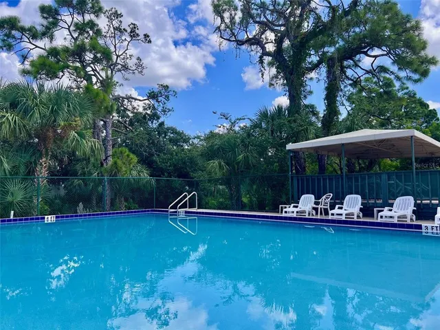 $255,400 | 984 Sunridge Drive, Unit J3, Sarasota, FL 34234