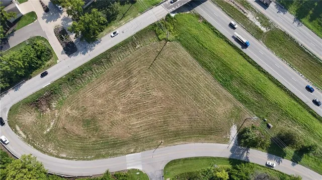 $79,900 | 2704 North Woodbine Road, St. Joseph, MO 64506