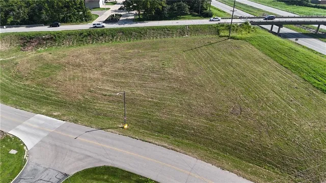 $79,900 | 2704 North Woodbine Road, St. Joseph, MO 64506