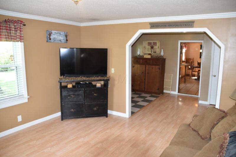 13186 Tarlton Road Circleville, OH 43113 - Photo 8 of 35 Gallery Image 8