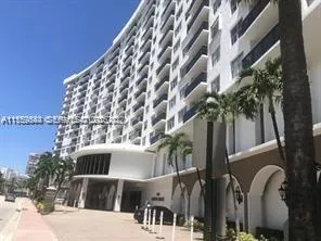 $2,600 | 6039 Collins Avenue, Unit 1110, Miami Beach, FL 33140