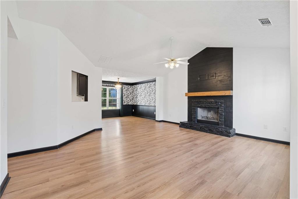 298 Winslow Way Bethlehem, GA 30620 - Photo 4 of 31