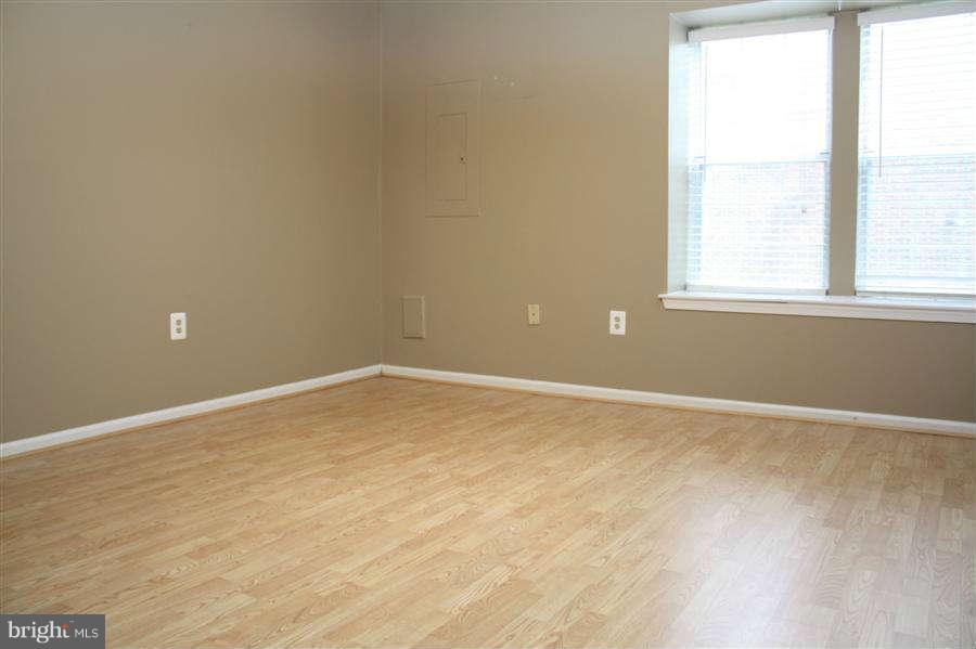 4544 28th Road South, Unit 153 Arlington, VA 22206 - Photo 14 of 17 Bedroom (Master)