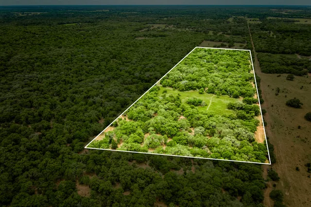 $311,625 | 125 Hallettsville Tx 77964, Hallettsville, TX 77964