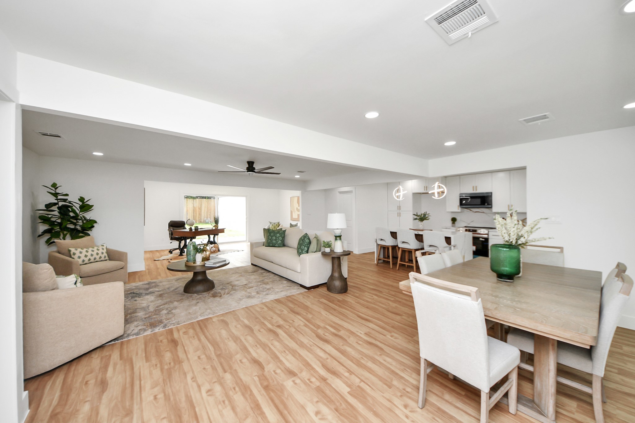 6249 Locke Lane Houston, TX 77057 - Photo 11 of 46