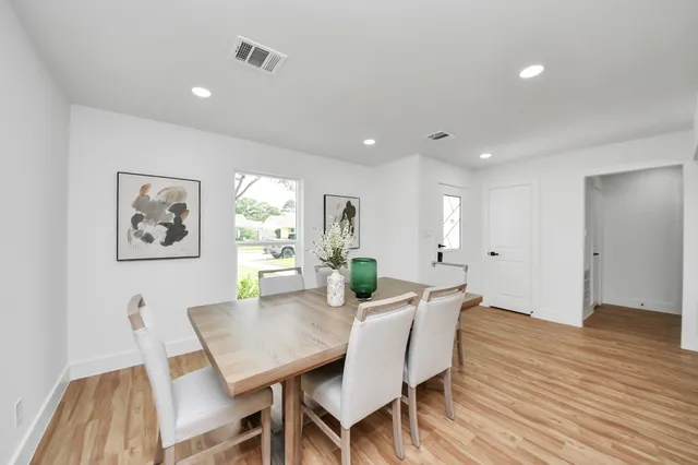 $840,000 | 6249 Locke Lane, Houston, TX 77057