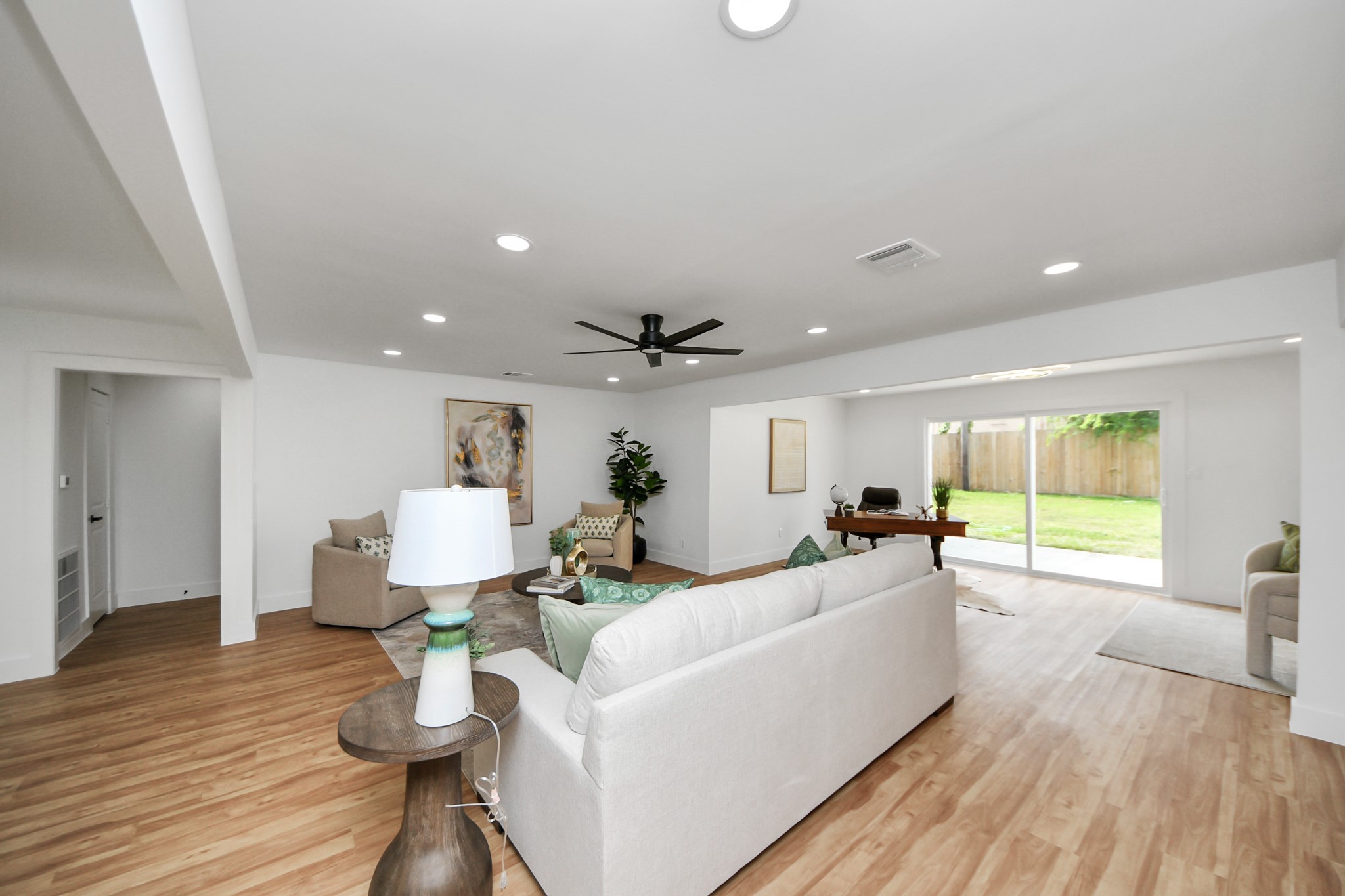 6249 Locke Lane Houston, TX 77057 - Photo 15 of 46