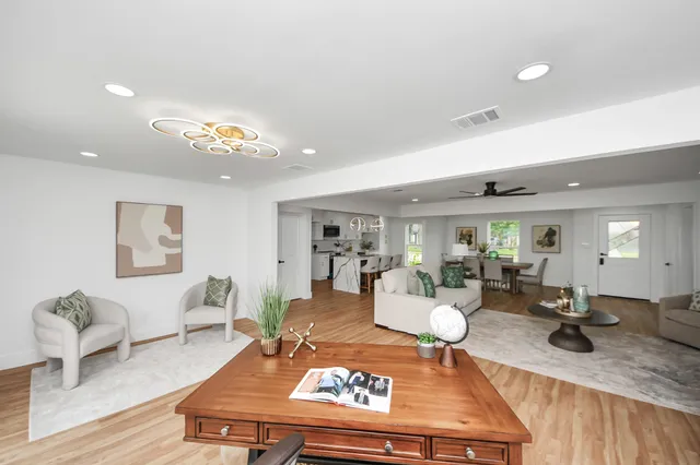 $840,000 | 6249 Locke Lane, Houston, TX 77057