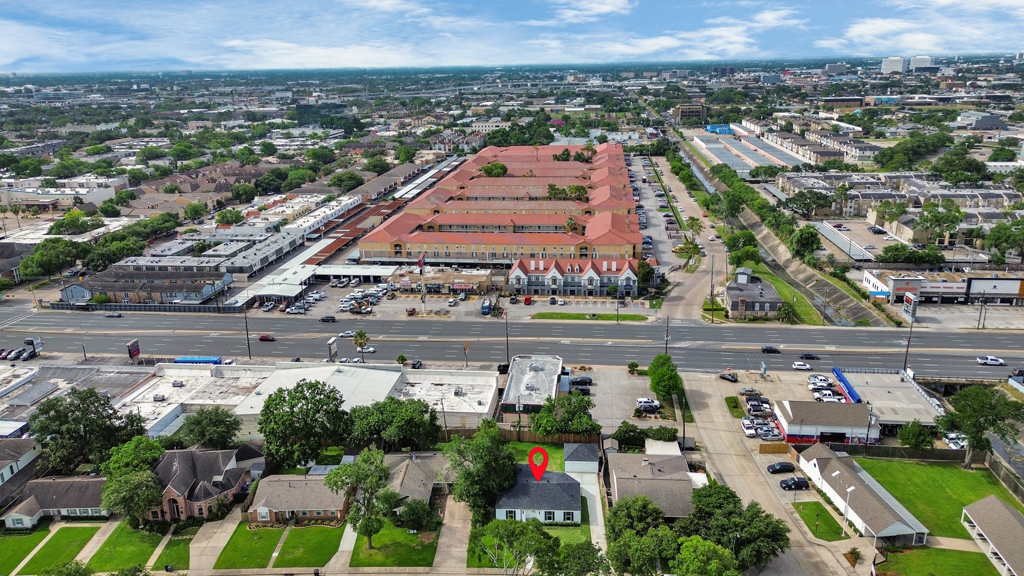 6249 Locke Lane Houston, TX 77057 - Photo 3 of 46